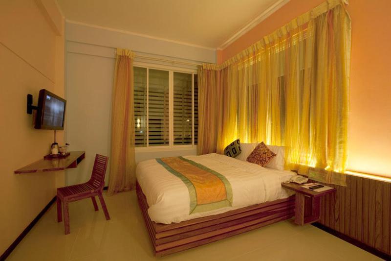 Much-Che Manta Boutique Hotel Udon Thani Rum bild
