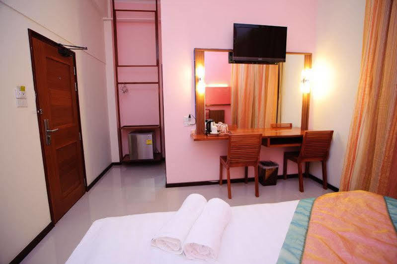 Much-Che Manta Boutique Hotel Udon Thani Exteriör bild